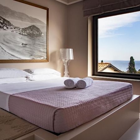 Ferienwohnung Fenetre Sur Le Blue Taormina Exterior foto