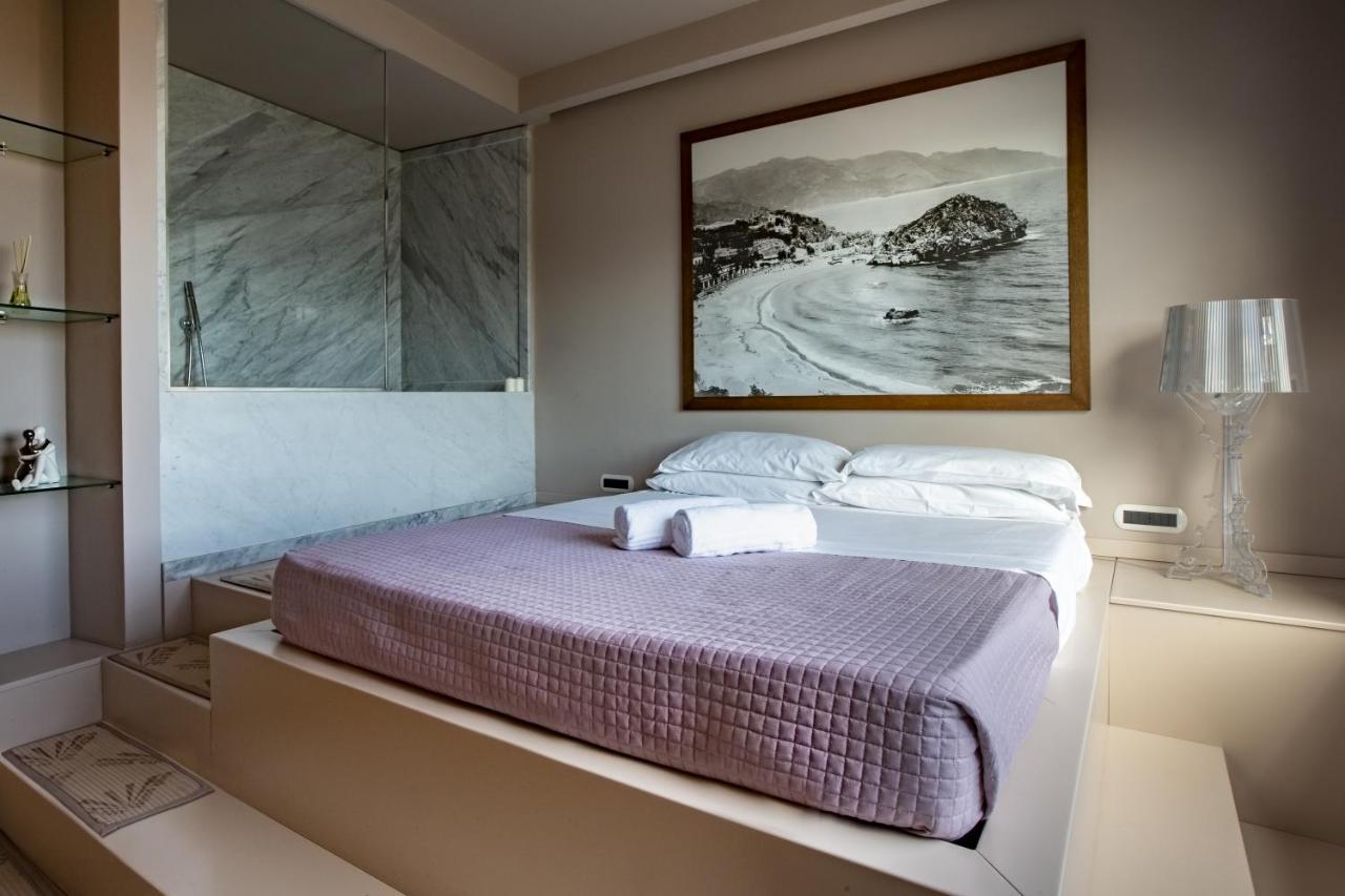 Ferienwohnung Fenetre Sur Le Blue Taormina Exterior foto
